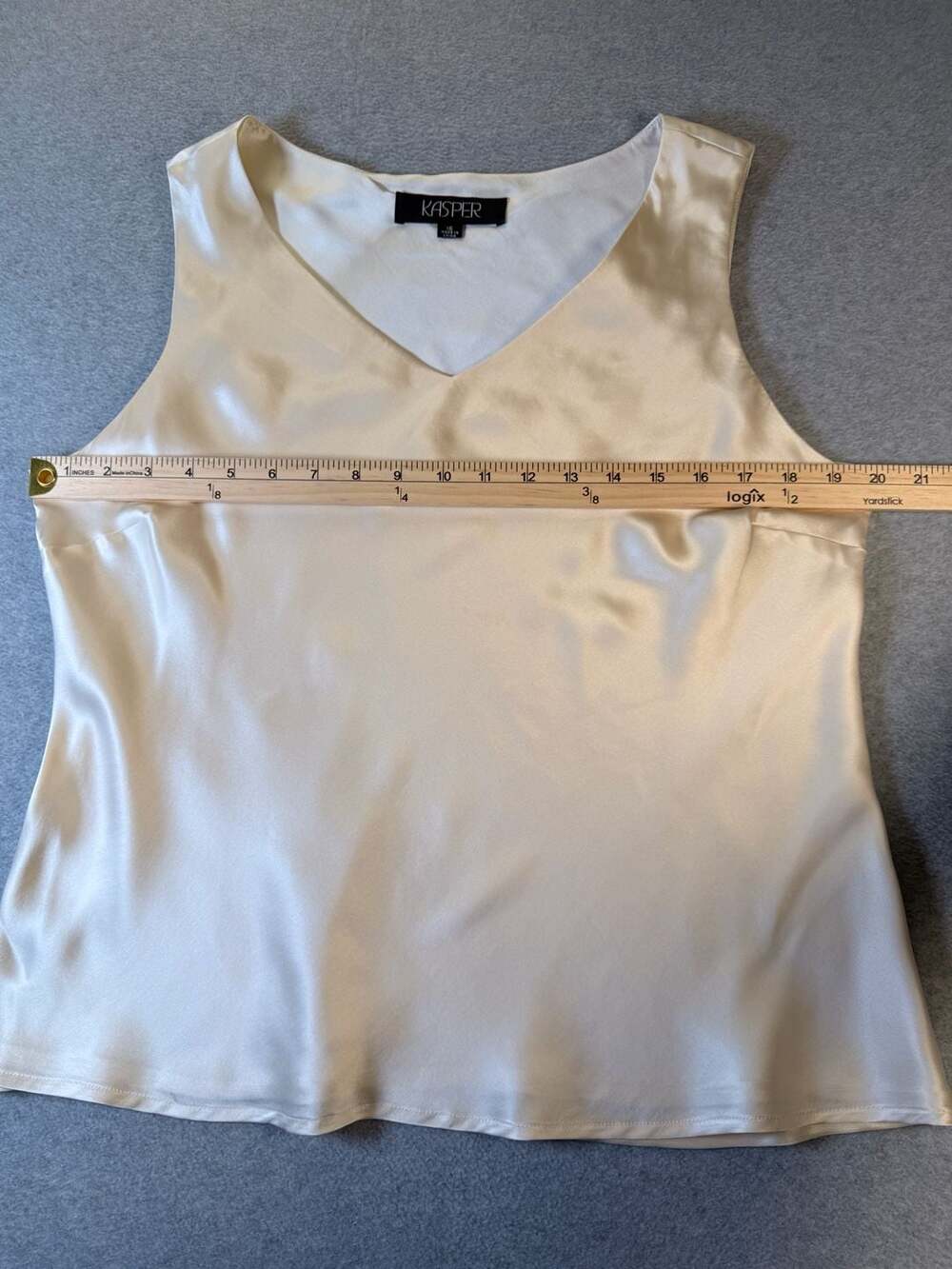Kasper Women's Champagne V-Neck 100% Silk Sleeveless Tank Top Blouse Size 16 - Picture 4 of 7